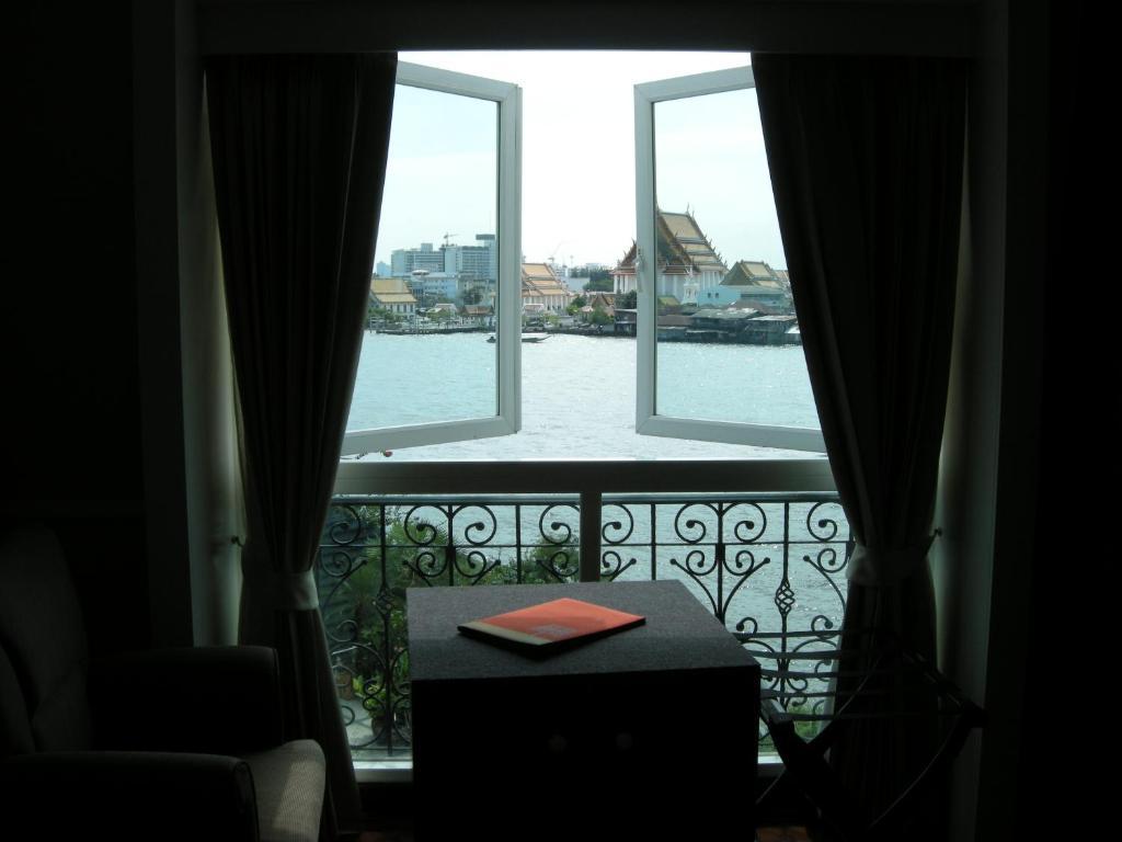 Khách sạn Aurum The River Place
