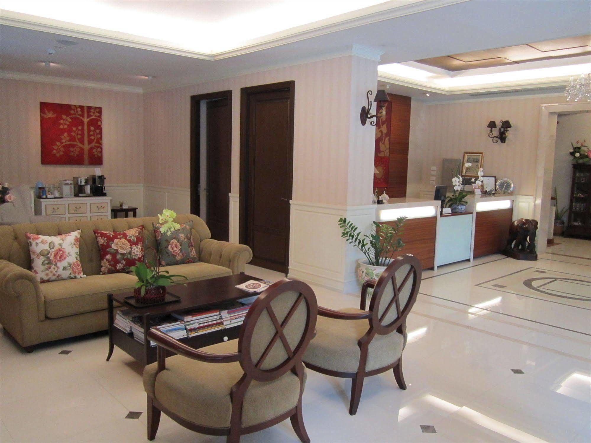 Khách sạn Aurum The River Place 4*